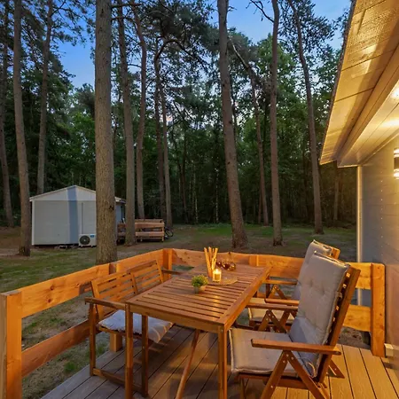 Dom wakacyjny Premium Auf Ruegen - Bis 5 Personen - Nur 100m Zum Naturstrand - Mitten Im Wald - Familien Und Hunde Herzlich Willkommen - Schwalbennest *